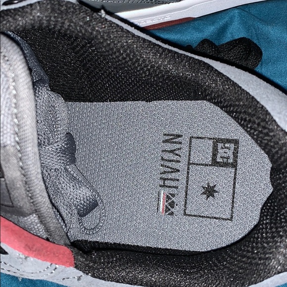 New DC grey shoes - Picture 4 of 5